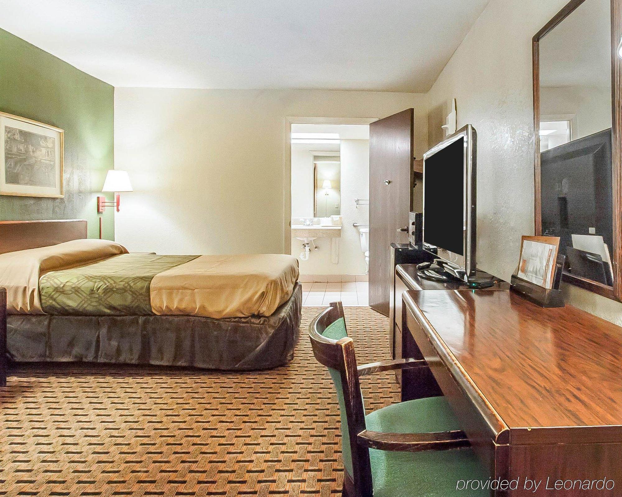 Econo Lodge - Oxmoor Бирмингем Экстерьер фото